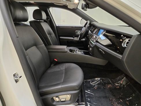 Certified 2012 Rolls-Royce Ghost RWD image 24