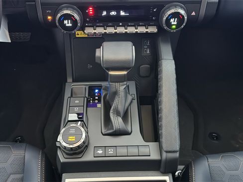 New 2025 Toyota 4Runner Platinum image 31