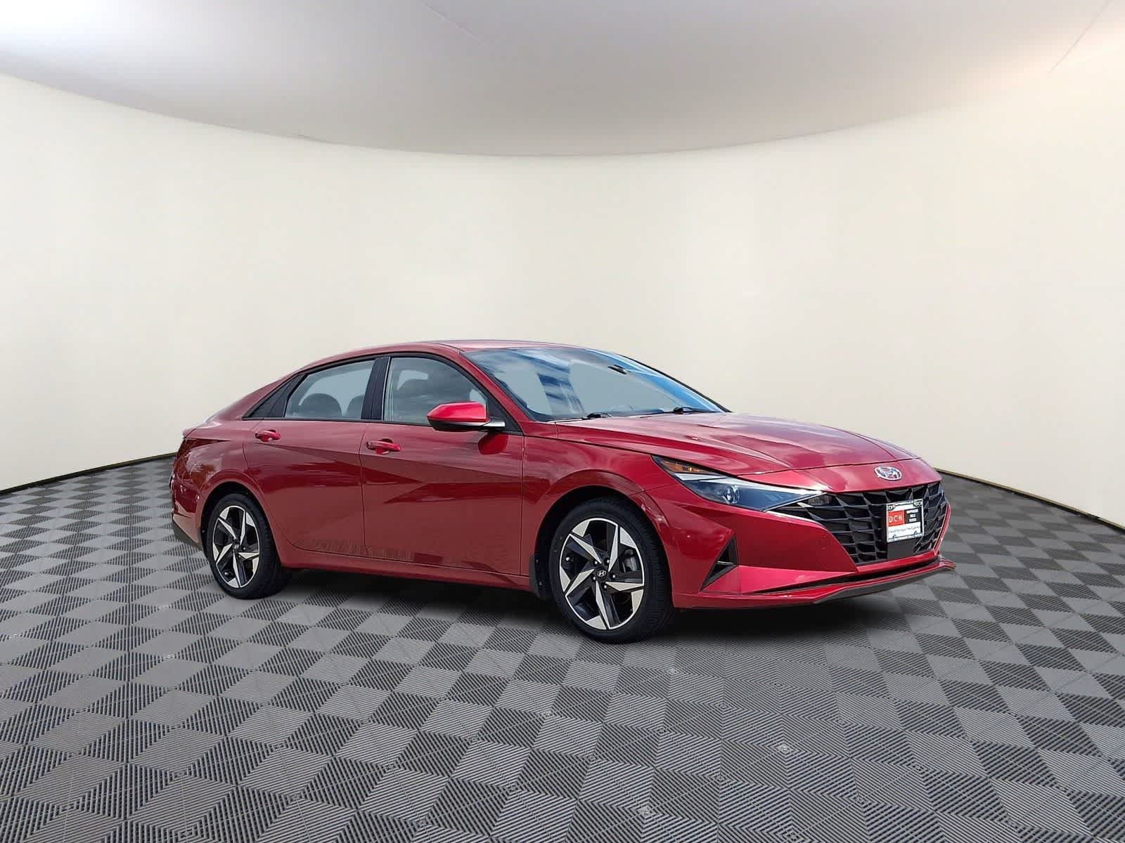 Used 2023 Hyundai Elantra SEL w/ Convenience Package FWD image 4
