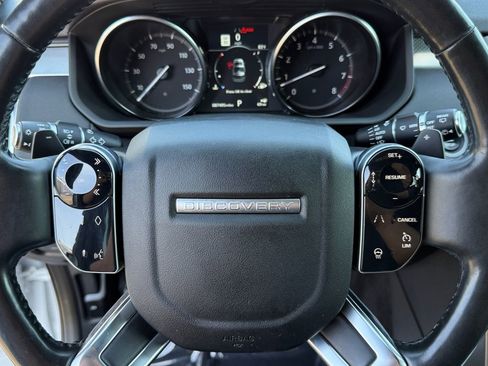 Used 2020 Land Rover Discovery Landmark image 21