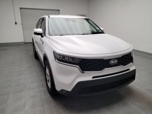Used 2021 Kia Sorento LX FWD image 14