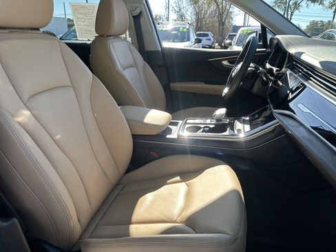 Used 2025 Audi Q7 2.0T Premium w/ Convenience Package image 13