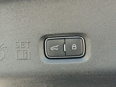 Used 2025 Ford Expedition Max Platinum image 14