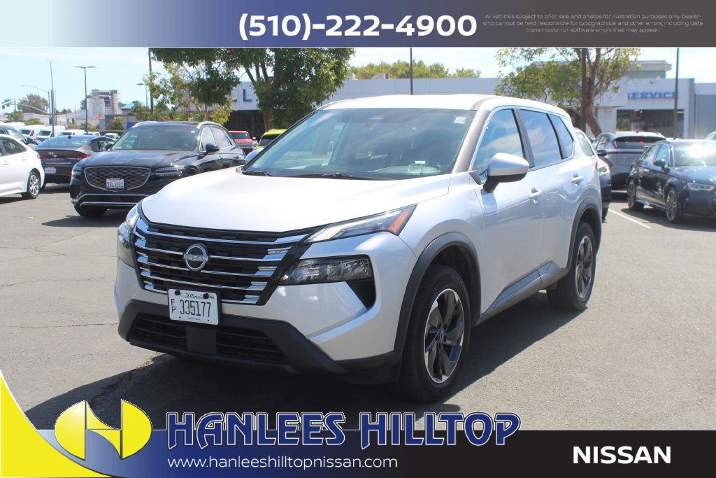 Used 2025 Nissan Rogue SV AWD/4WD image 3