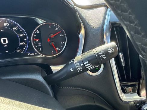 Used 2023 Chevrolet Traverse High Country image 36