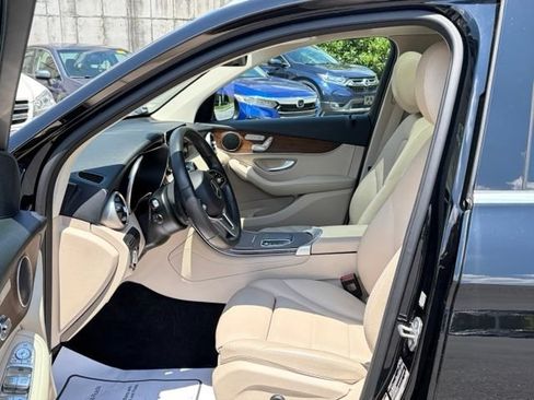 Used 2021 Mercedes-Benz GLC 300 4MATIC image 15