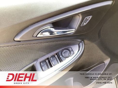 Used 2019 Chevrolet Malibu Hybrid FWD image 18