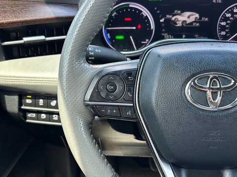 Used 2020 Toyota Avalon Limited w/ Advanced Safety Package FWD image 17