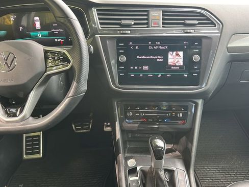 Certified 2024 Volkswagen Tiguan SE R-Line FWD image 20