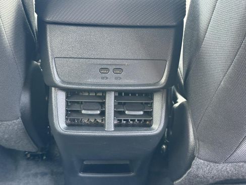 Used 2026 Chevrolet Equinox LT AWD/4WD image 17
