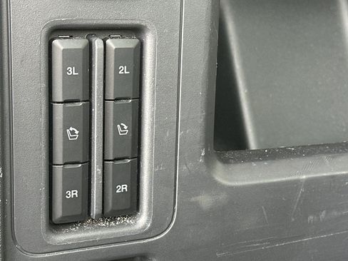 Used 2025 Ford Expedition Max Platinum image 37