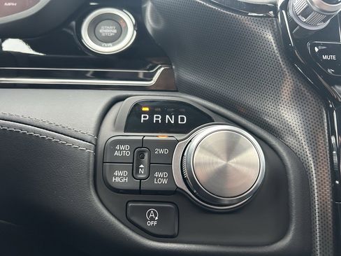 Used 2026 RAM 1500 Limited w/ Trailer Tow Group image 15