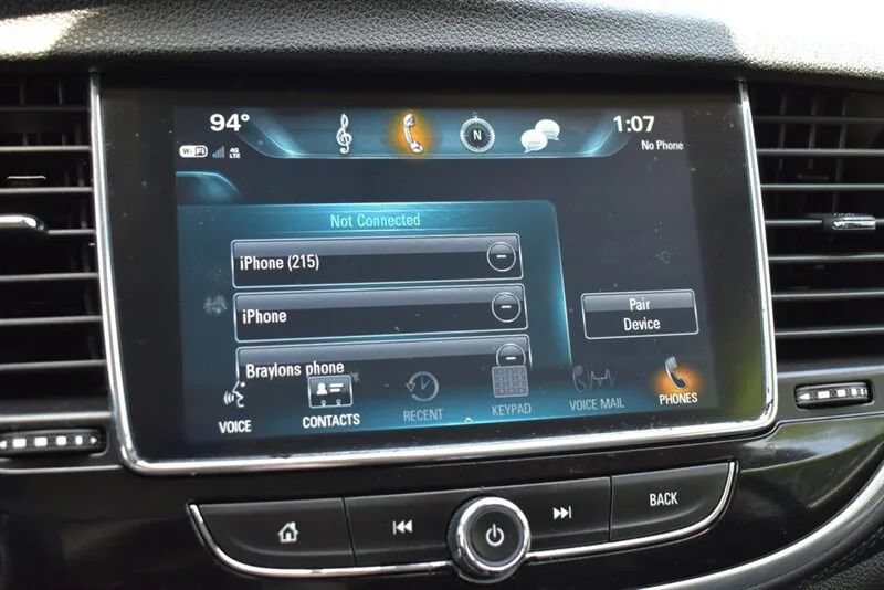 Used 2020 Buick Encore Essence FWD image 22