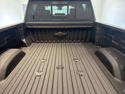 New 2026 Chevrolet Silverado 2500 ZR2 AWD/4WD image 9