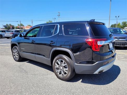 Used 2022 GMC Acadia SLE image 10