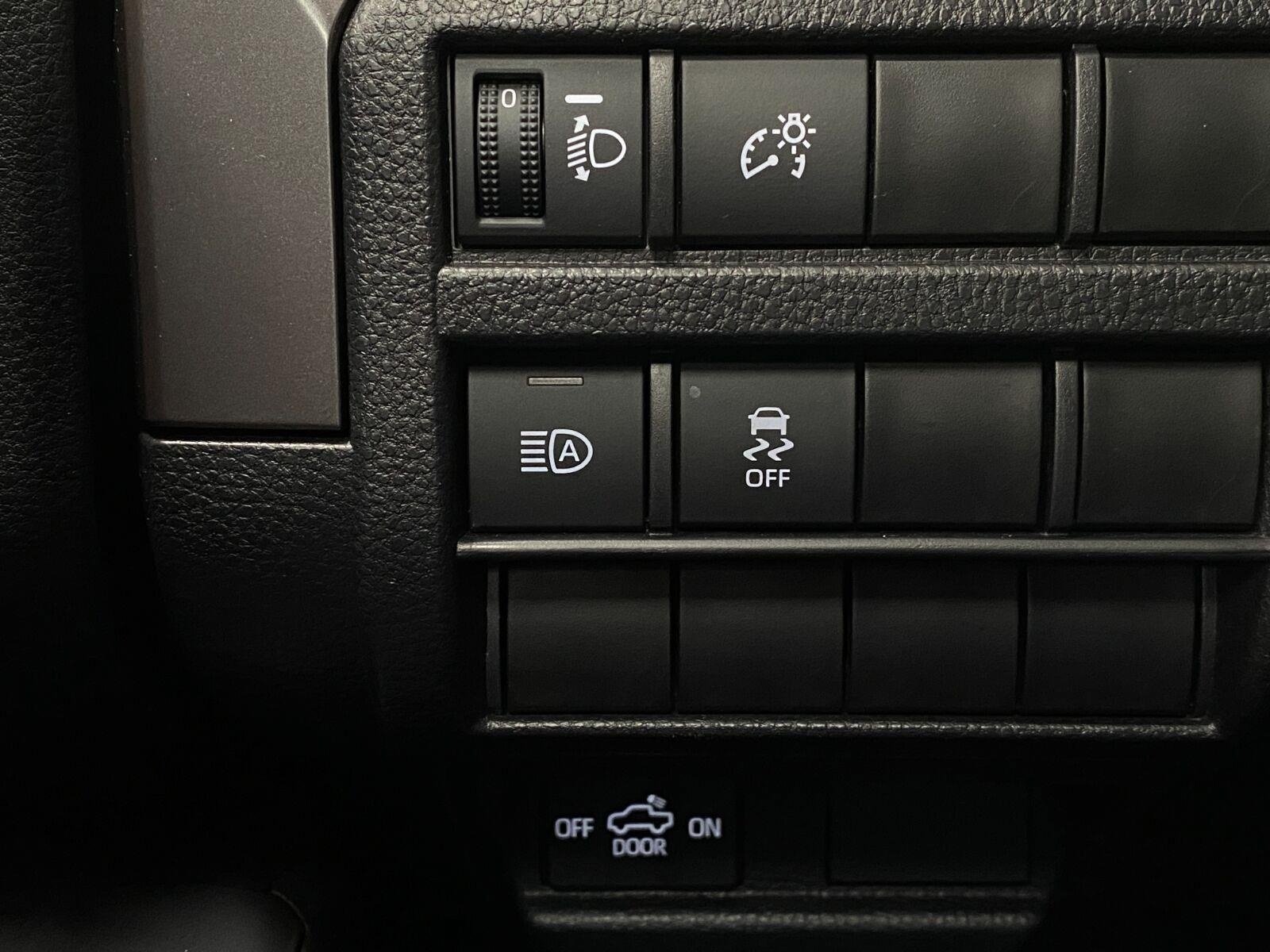 Used 2024 Toyota Tacoma SR5 AWD/4WD image 15