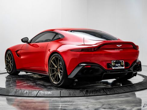 Used 2019 Aston Martin V8 Vantage Coupe image 11