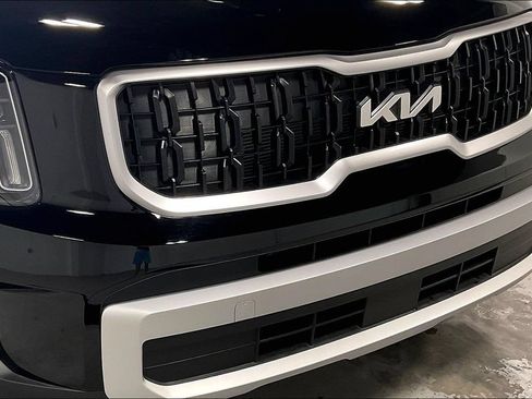 Used 2025 Kia Telluride LX FWD image 33