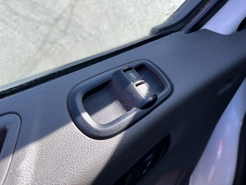 Used 2022 Ford Transit 250 Medium Roof image 14