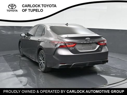 Used 2022 Toyota Camry SE FWD image 11