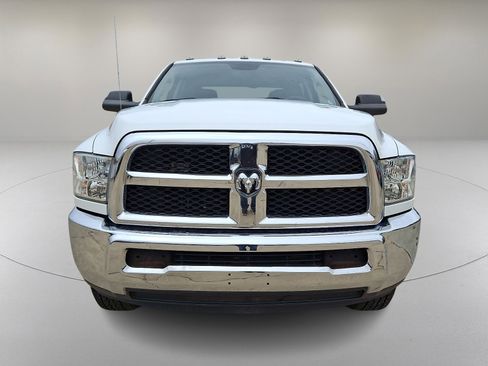 Used 2018 RAM 2500 Tradesman w/ Chrome Appearance Group image 3