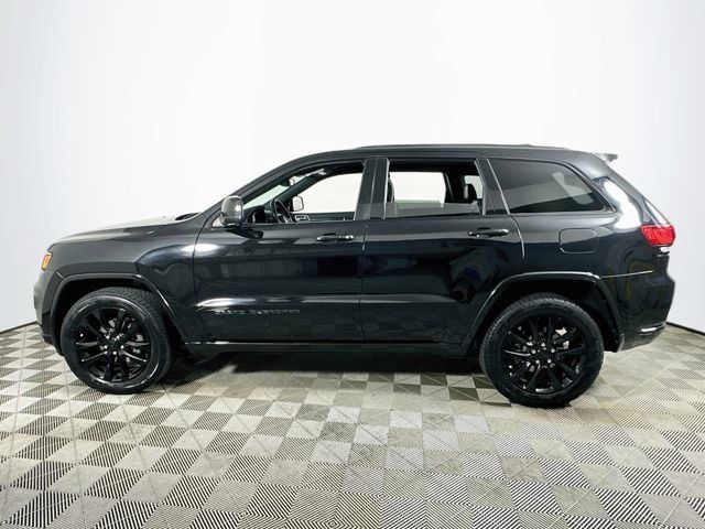 Used 2020 Jeep Grand Cherokee Altitude RWD image 6