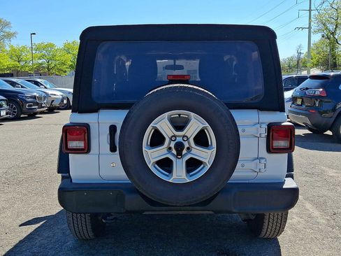 Used 2019 Jeep Wrangler Sport AWD/4WD image 7