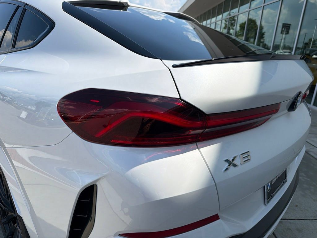 New 2027 BMW X6 xDrive40i AWD/4WD image 14