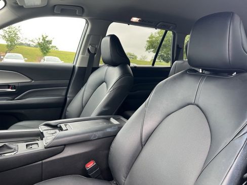 Used 2025 Toyota Grand Highlander FWD image 18