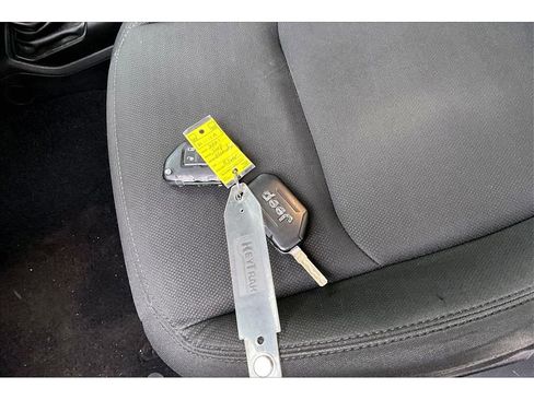 Used 2021 Jeep Gladiator Sport image 12