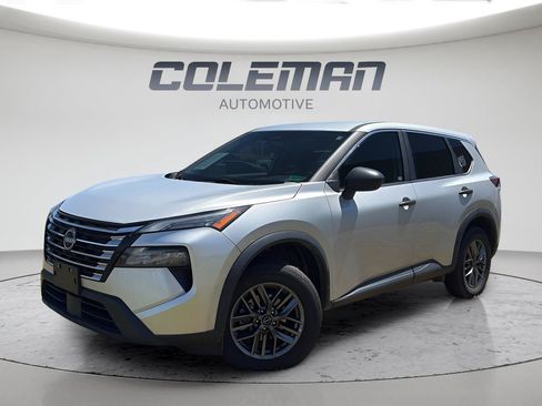 Used 2024 Nissan Rogue S AWD/4WD image 1