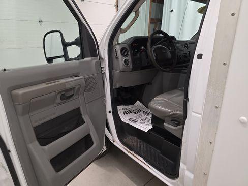 Used 2018 Ford E-350 and Econoline 350 Super Duty w/ Power Windows & Locks Group RWD image 15