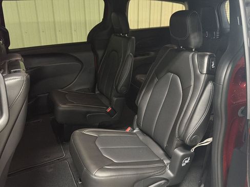 New 2026 Chrysler Pacifica Select image 14