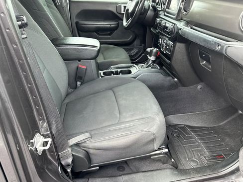 Used 2021 Jeep Gladiator Sport image 13