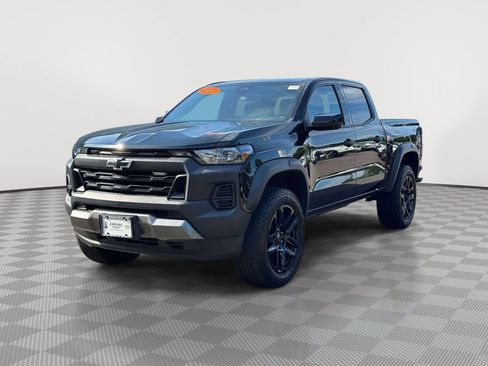 Used 2024 Chevrolet Colorado Trail Boss w/ Advanced Trailering Package AWD/4WD image 3