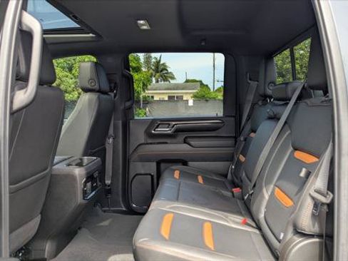 Used 2024 GMC Sierra 2500 AT4 w/ AT4 Premium Plus Package AWD/4WD image 17