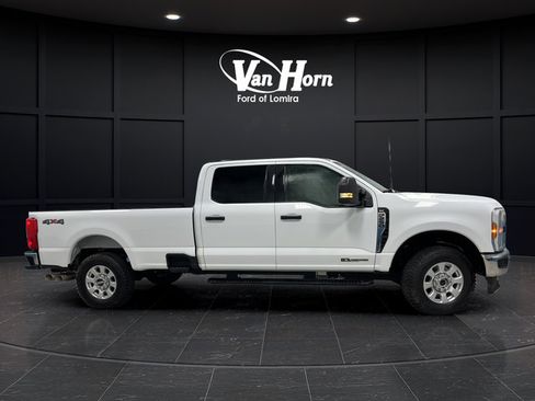Used 2024 Ford F250 XLT AWD/4WD image 2