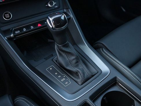 New 2025 Audi Q3 2.0T Premium image 17