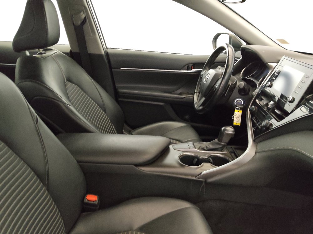 Used 2022 Toyota Camry SE FWD image 21