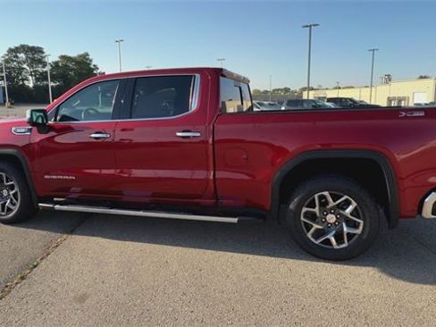 Used 2024 GMC Sierra 1500 SLT w/ SLT Premium Plus Package image 39