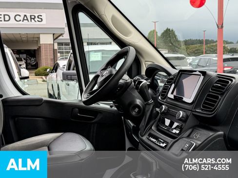 Used 2023 RAM ProMaster 2500 FWD image 12