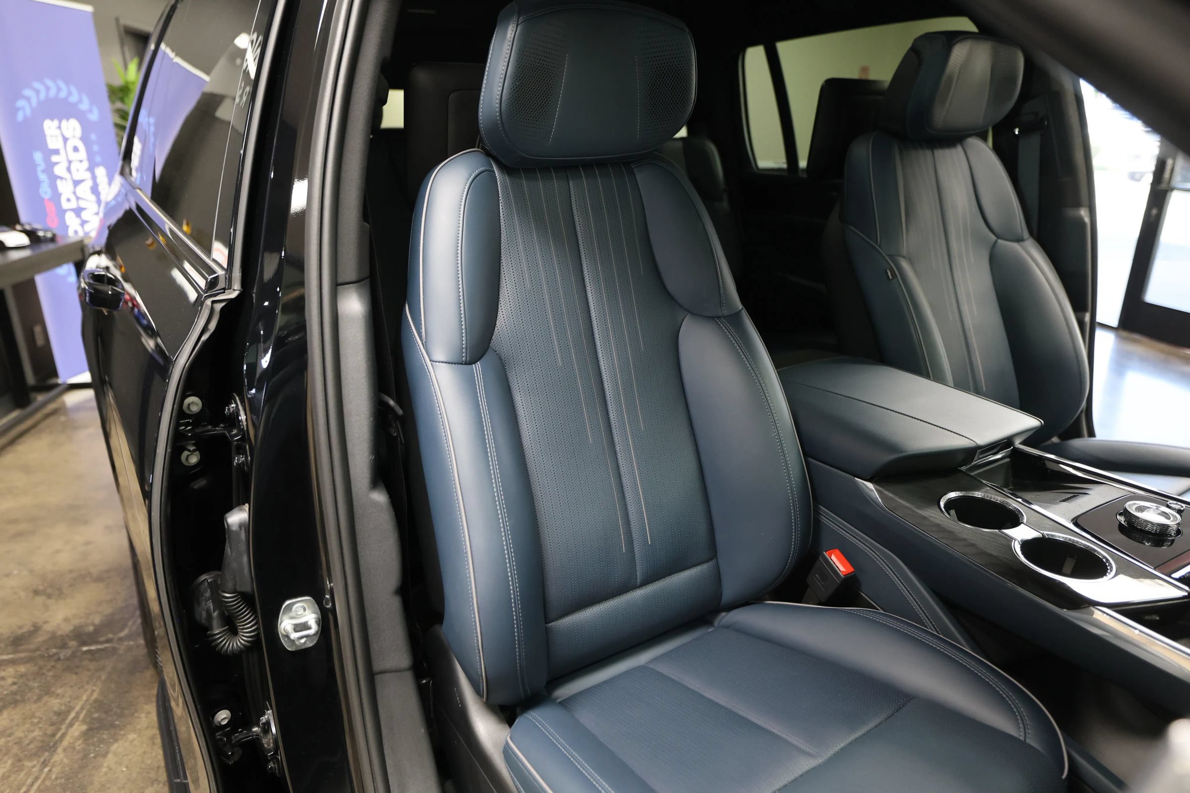 Used 2025 Cadillac Escalade IQ Sport 2 AWD/4WD image 51