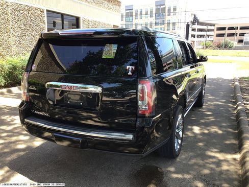 Used 2019 GMC Yukon XL Denali w/ Denali Ultimate Package RWD image 6