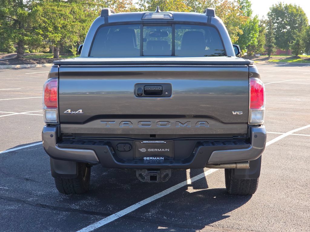 Used 2016 Toyota Tacoma Limited w/ Towing Package AWD/4WD image 28