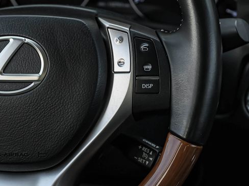 Used 2014 Lexus ES 300h w/ Luxury Package w/Bamboo Trim FWD image 17