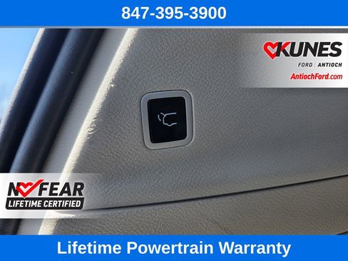 Used 2024 Chrysler Pacifica Touring-L image 29