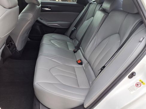 Used 2019 Toyota Avalon XLE image 26