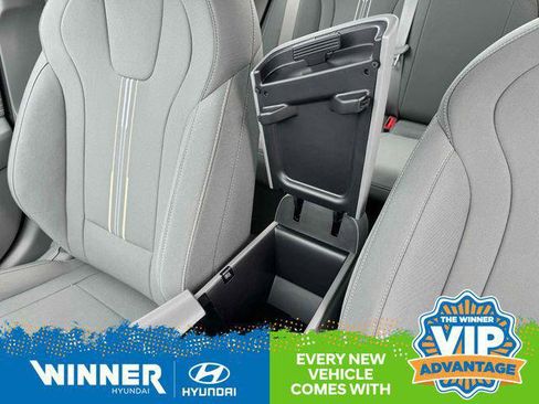 New 2025 Hyundai Elantra SEL image 19
