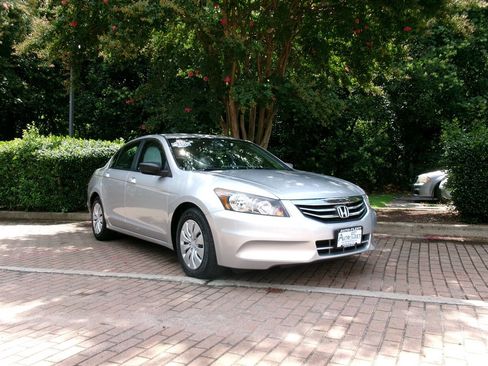 Used 2012 Honda Accord LX image 3