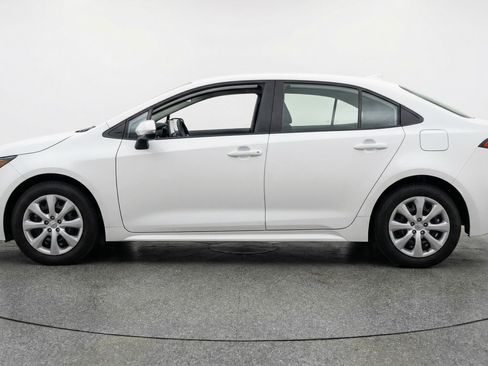 Used 2025 Toyota Corolla LE image 5
